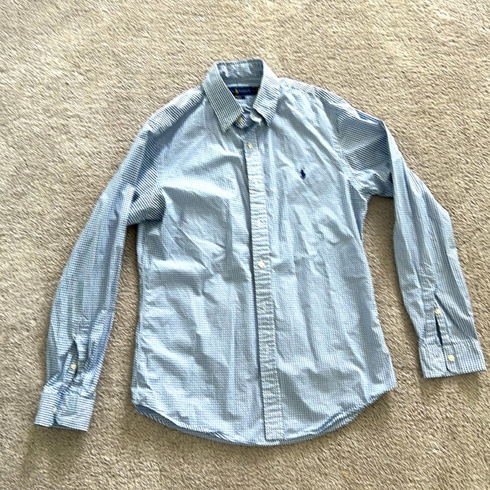 Used men’s medium (slim fit) button up dress shirt.